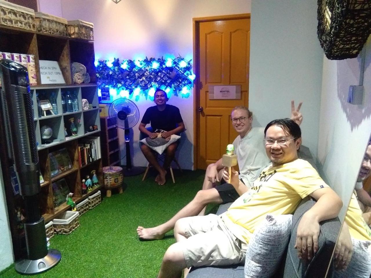 Co.Living Hostel Bandar Seri Begawan Exterior photo